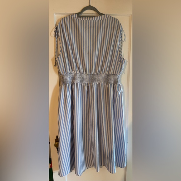 Striped Drawstring Shirred Dolman Sleeve Dress - Picture 3 of 4